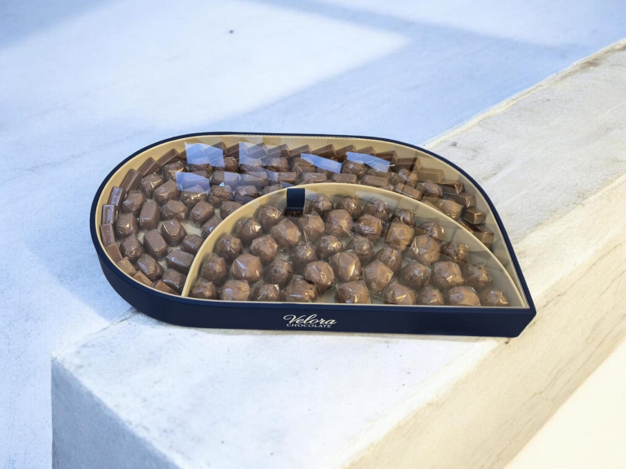 صينية شوكولا فاخرة – ١٧٥٤ جرام
Luxury Chocolate Tray – 1754 g