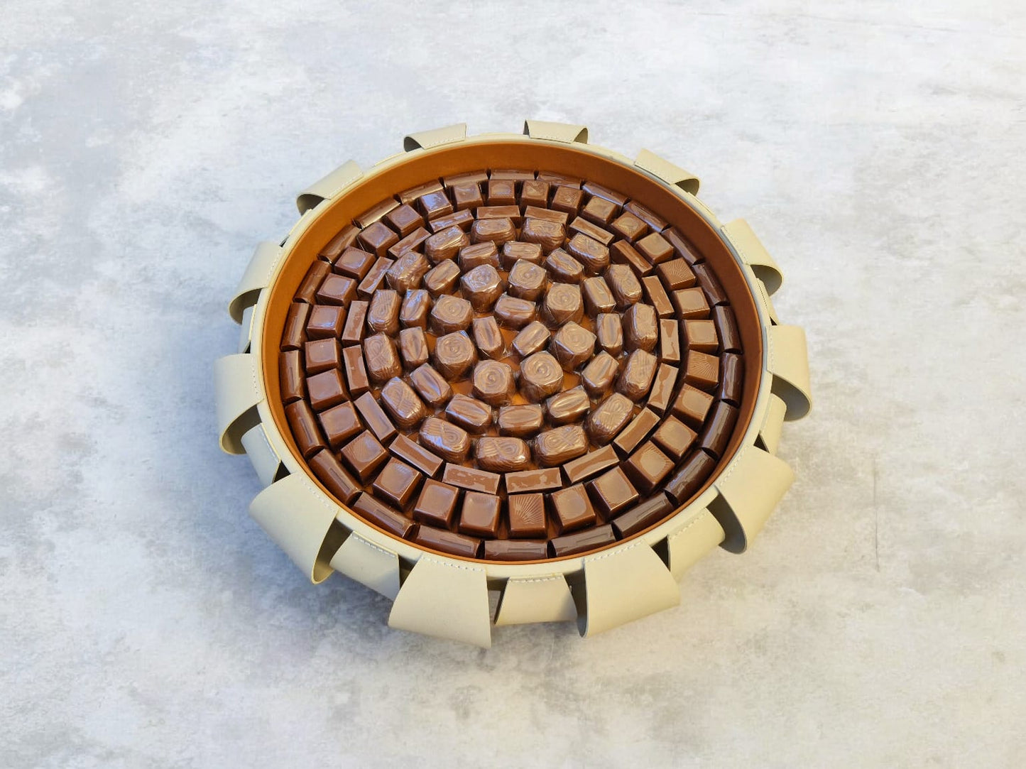 صينية شوكولا فاخرة – ١٢٥٠ جرام

Luxury Chocolate Tray – 1250 g