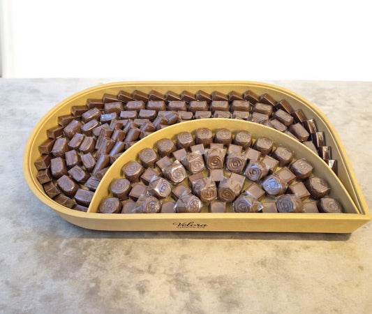 صينية شوكولا فاخرة – ١٥٤٨ جرام

Luxury Chocolate Tray – 1548 g
