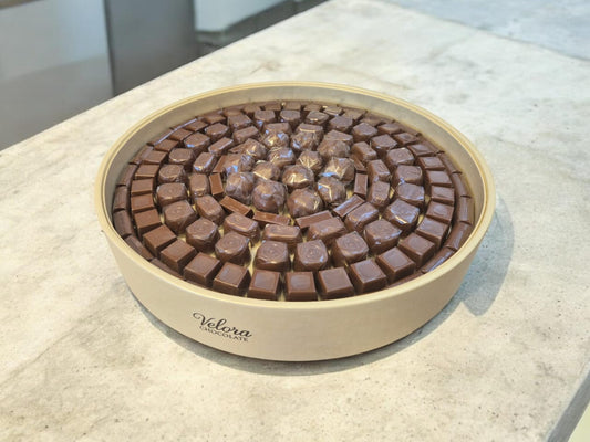 صينية شوكولا فاخرة – ١٦٥٤ جرام

Luxury Chocolate Tray – 1654 g